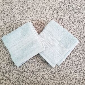 Set of 2 pale Teal Wash Cloths NWT Towels